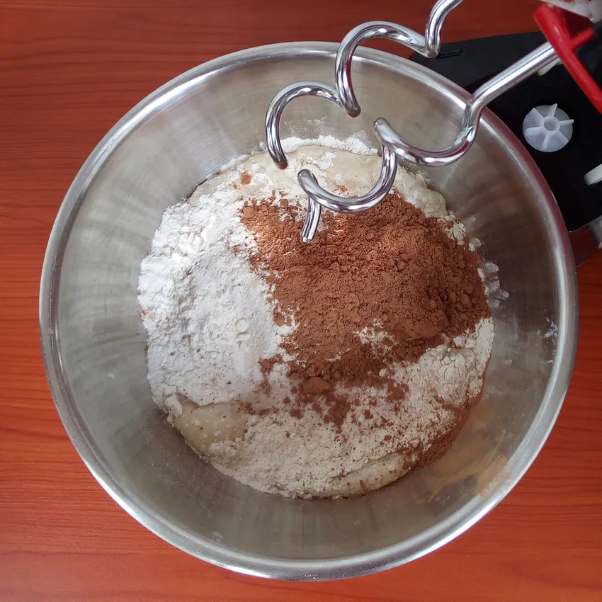 Chocolate bread rolls by Dolapo Grey