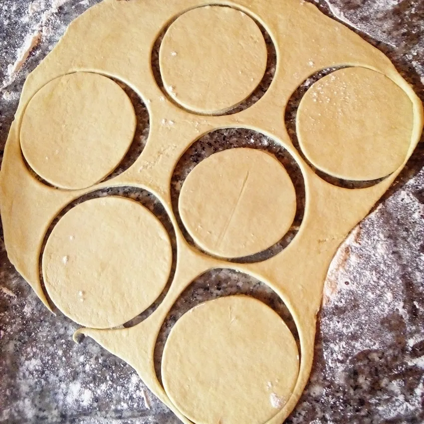 Nigerian meat pie recipe by Dolapo Grey