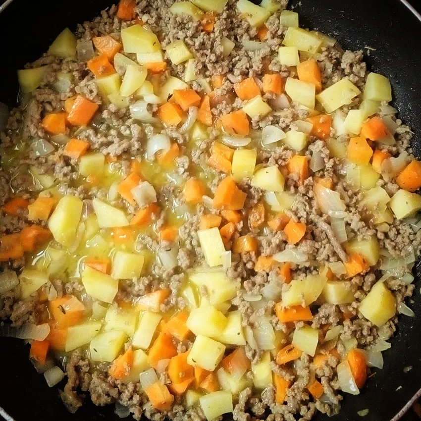 Nigerian meat pie recipe by Dolapo Grey