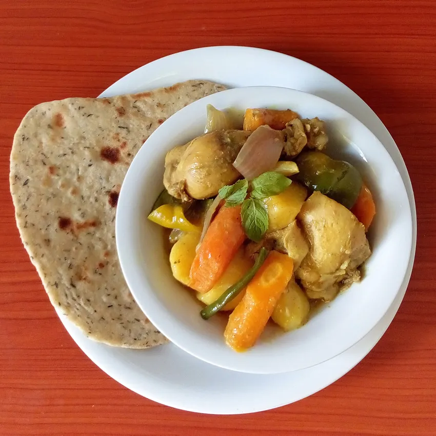 Creamy chicken curry recipe by Dolapo Grey