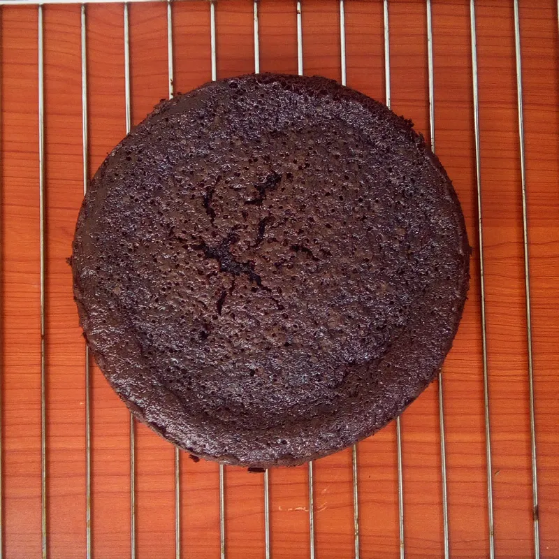 Easy Chocolate cake by Dolapo Grey