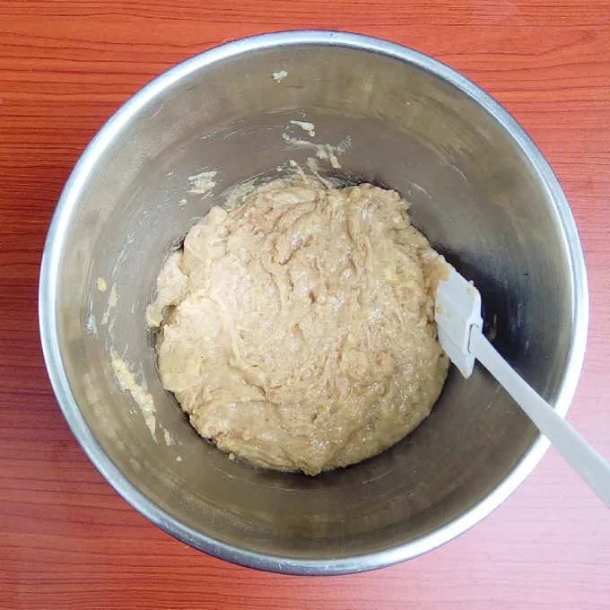 Classic banana bread recipe by Dolapo Grey