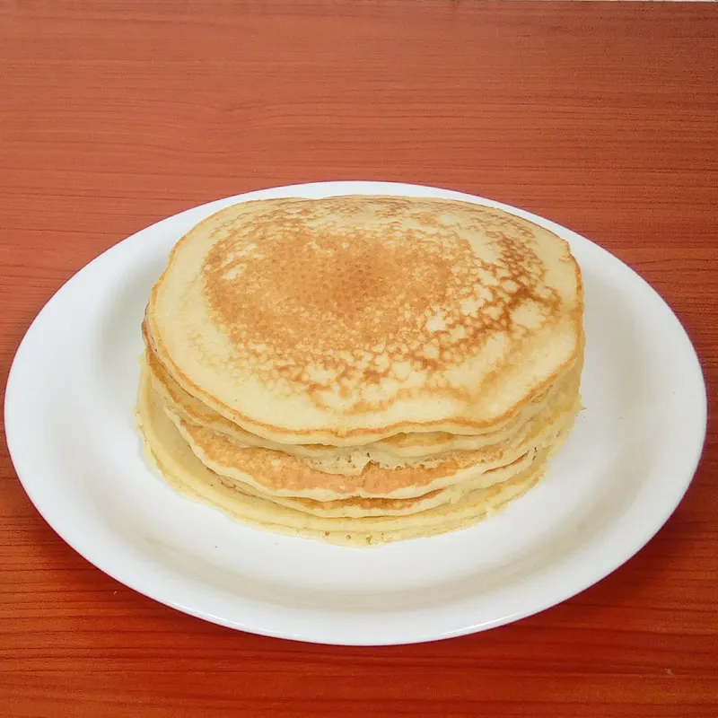 Classic buttermilk pancakes by Dolapo Grey