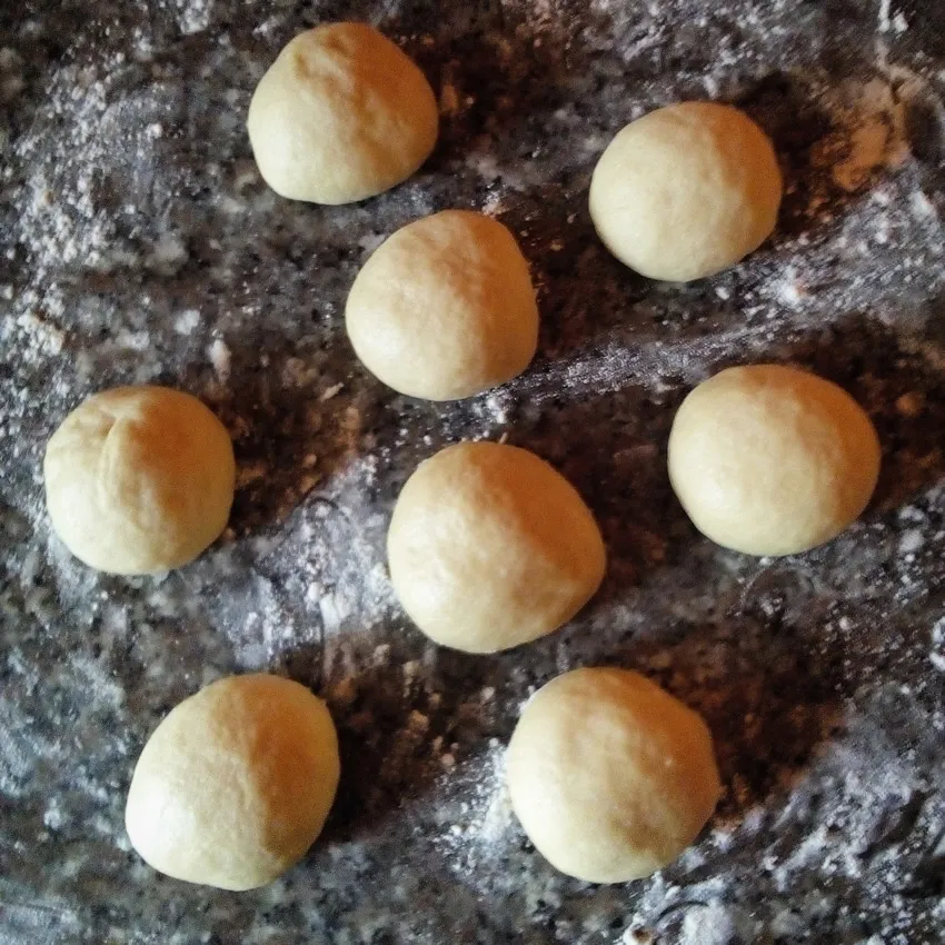 Sausage bread rolls recipe by Dolapo Grey