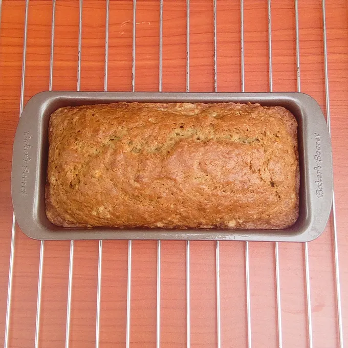 Classic banana bread recipe by Dolapo Grey