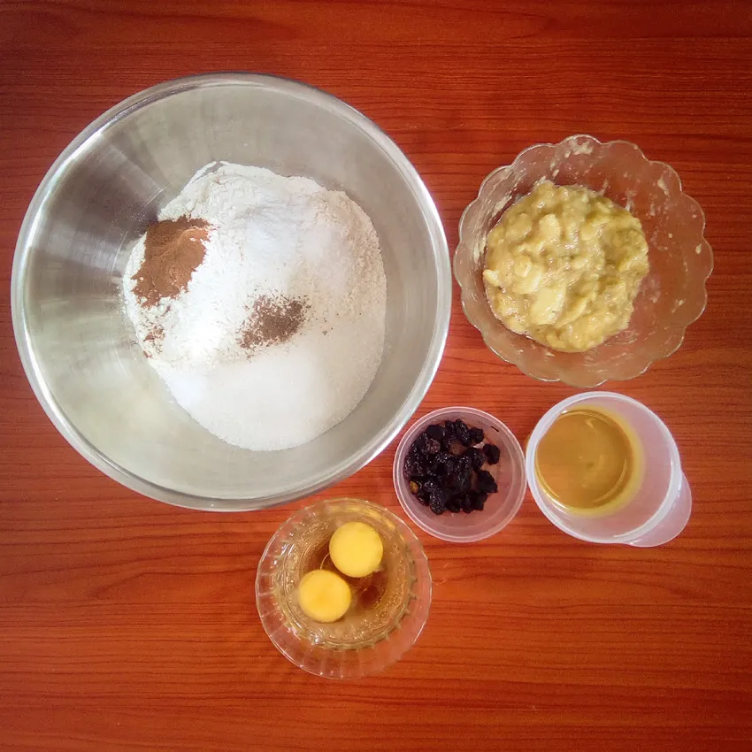 Banana muffins by dolapo grey