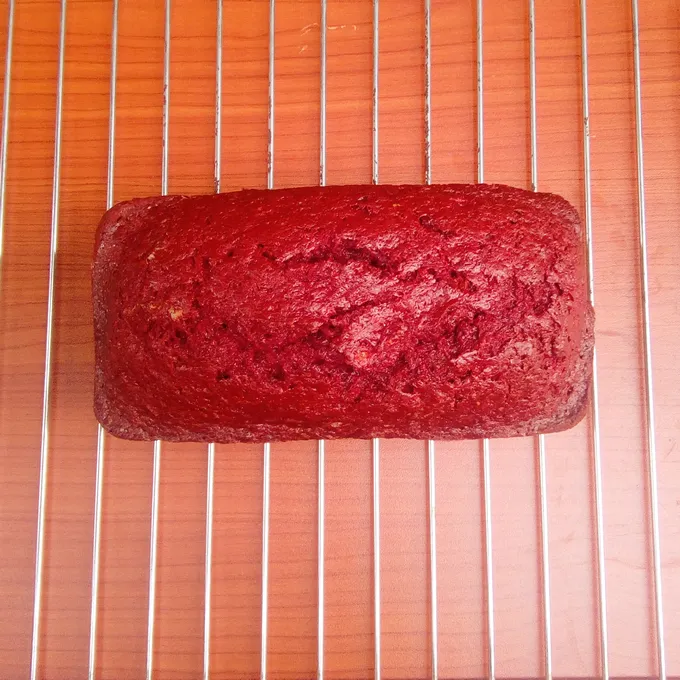 Red velvet banana bread by dolapo grey