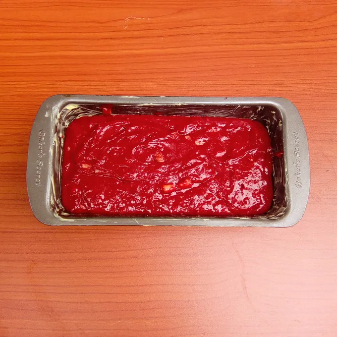 Red velvet banana bread by dolapo grey