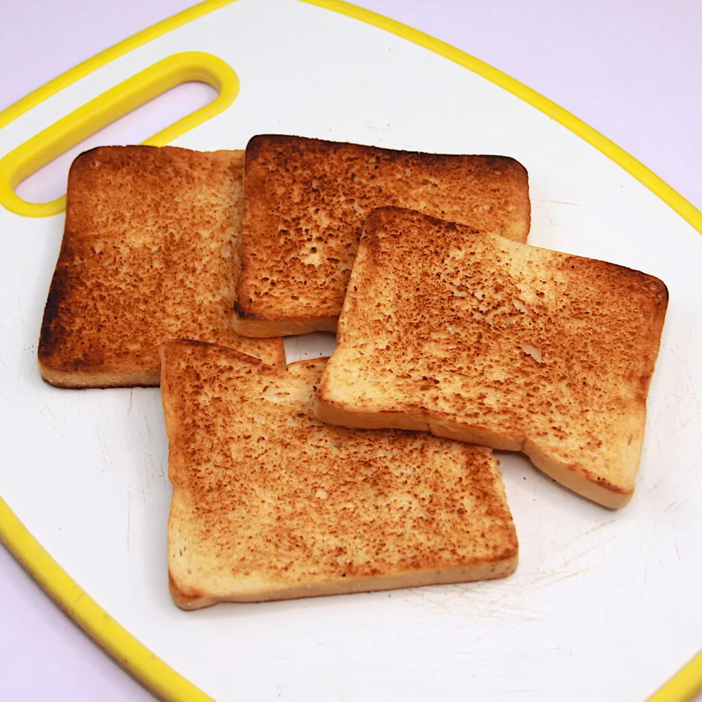 Tuna and corn sandwich by Dolapo Grey