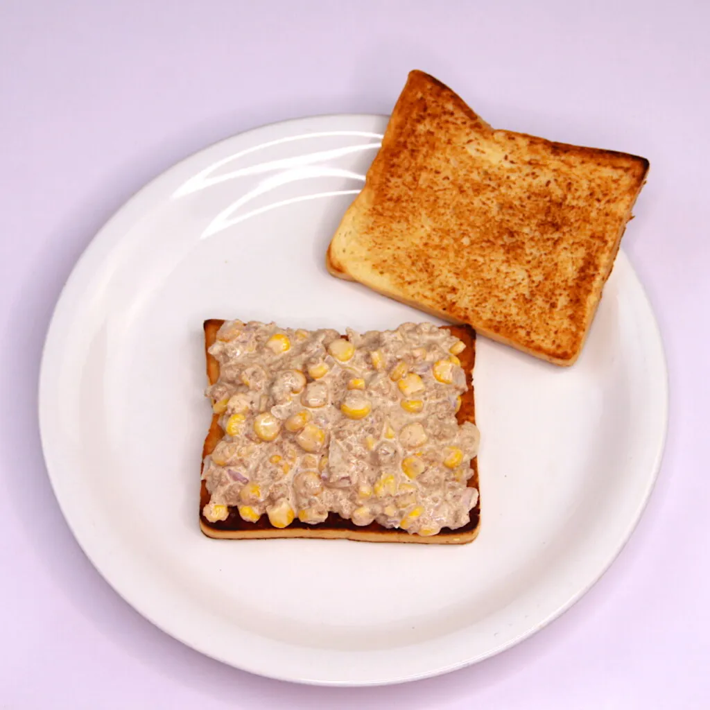 Tuna and corn sandwich by Dolapo Grey