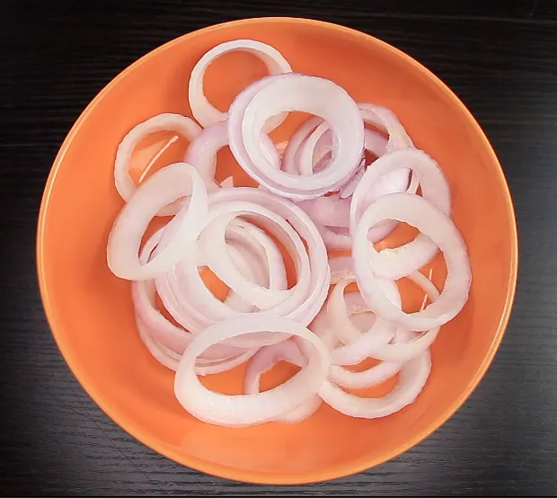 Onion rings by Dolapo Grey