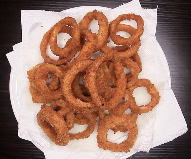 Onion rings by Dolapo Grey