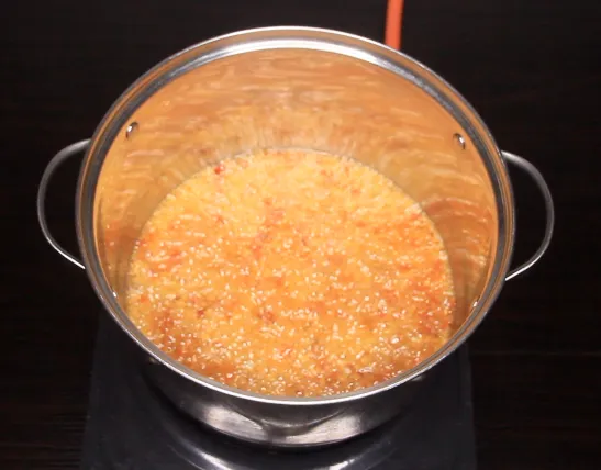 Chili Garlic Oil is a versatile oil. It adds incredible flavour and spice up your dishes. Drizzle it on your noodles, pasta, vegetables, pizza, use it for your stir-fry sauces and It's also perfect as a dip. It's quite easy to make and only takes a few minutes.