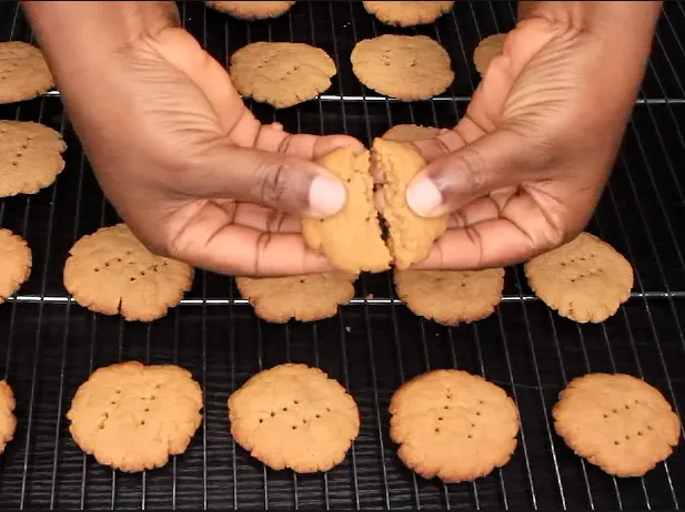 Eggless peanut butter cookies by dolapo grey
