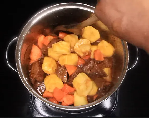 Beef stew recipe by Dolapo Grey