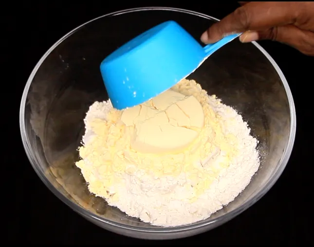 Custard Cake recipe by Dolapo Grey