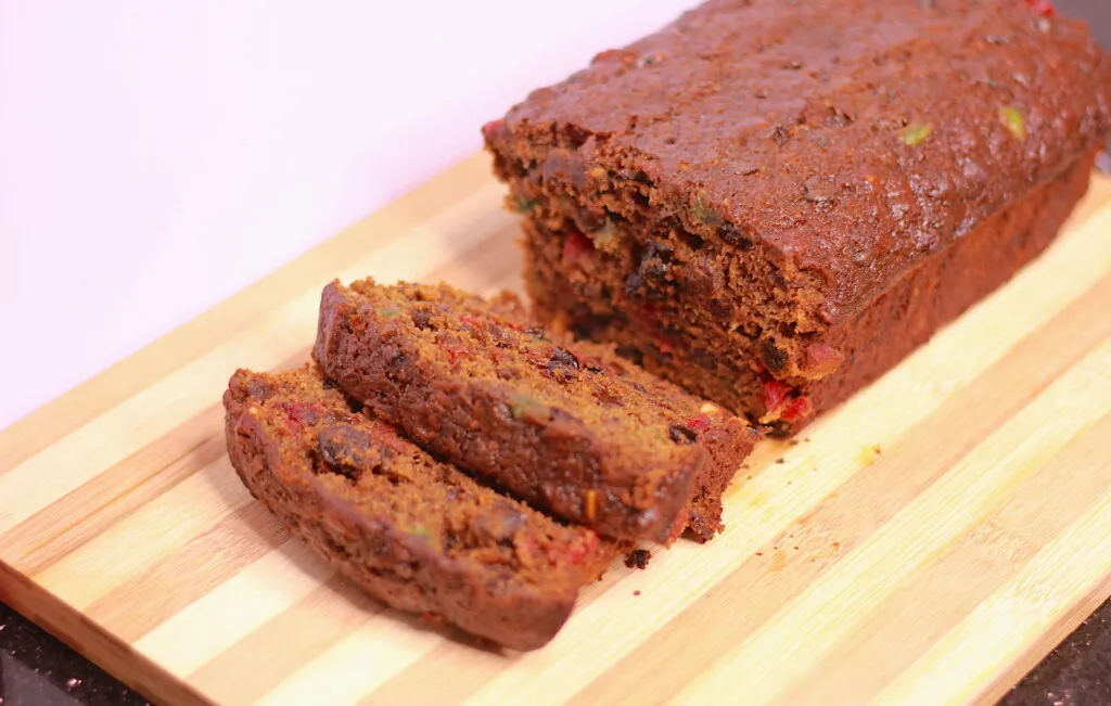 Boiled fruit cake by Dolapo Grey