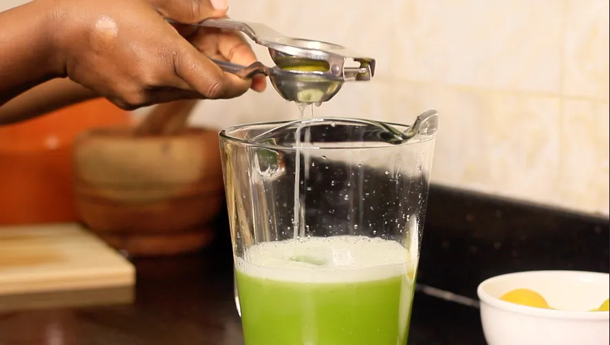 Cucumber Mint Juice by Dolapo Grey
