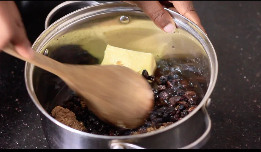 Boiled fruit cake by Dolapo Grey