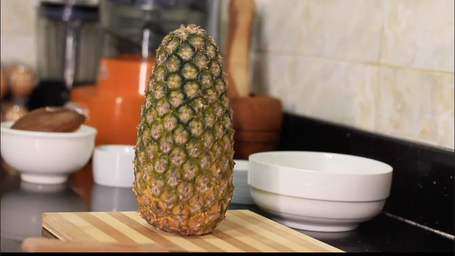 Pineapple coconut smoothie by Dolapo Grey