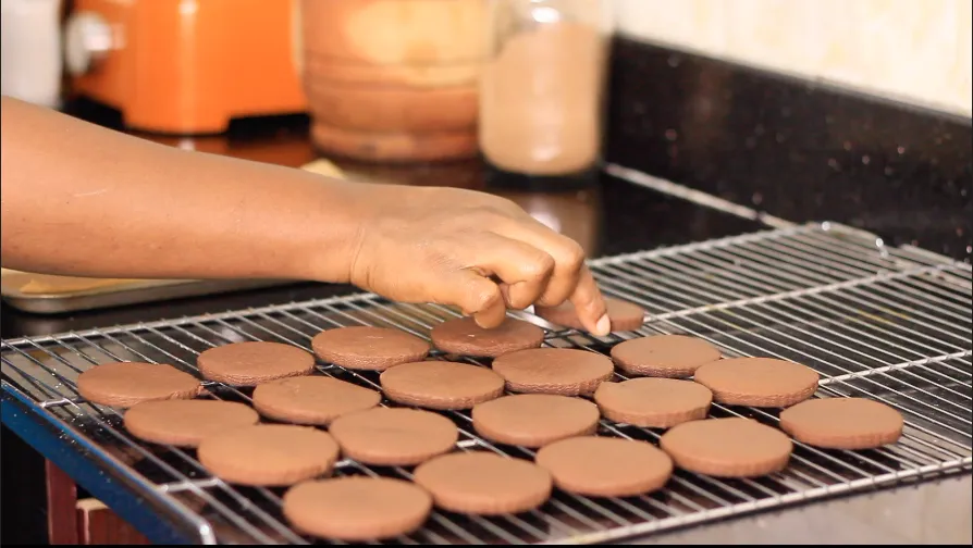 Chocolate cookies by Dolapo Grey