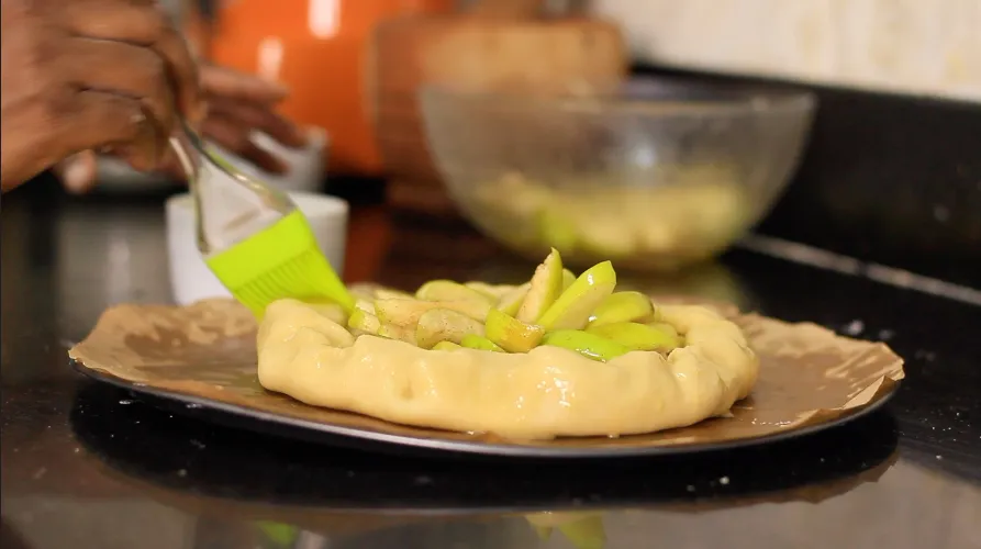 Rustic Apple Pie by Dolapo Grey