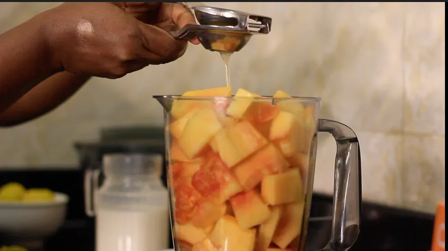 Pawpaw smoothie by Dolapo Grey