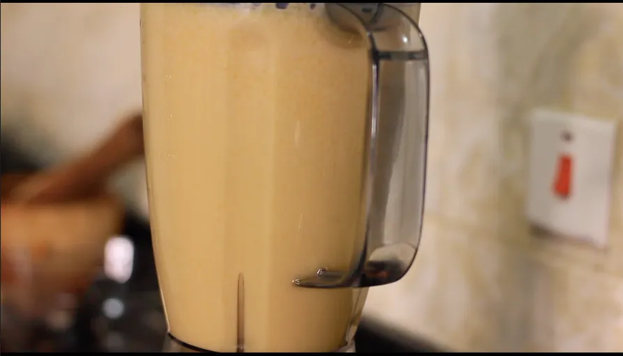 Pawpaw smoothie by Dolapo Grey