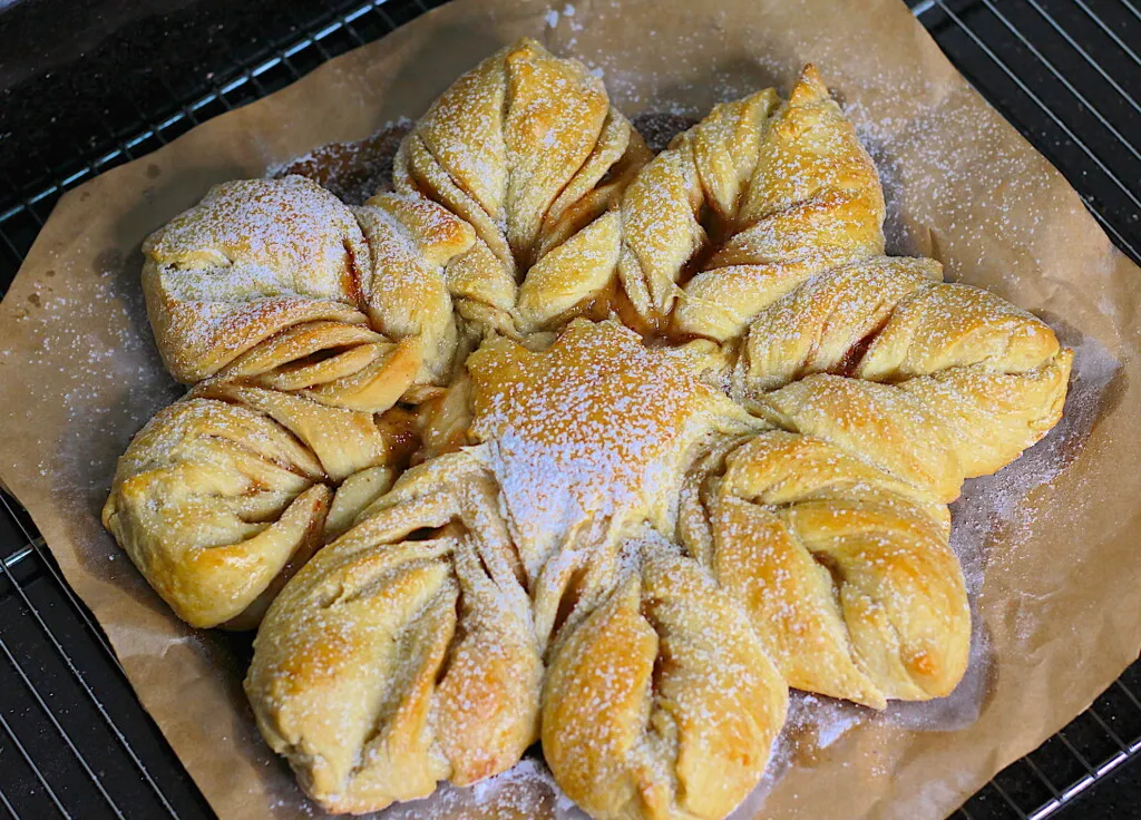 Christmas Star Bread by Dolapo Grey