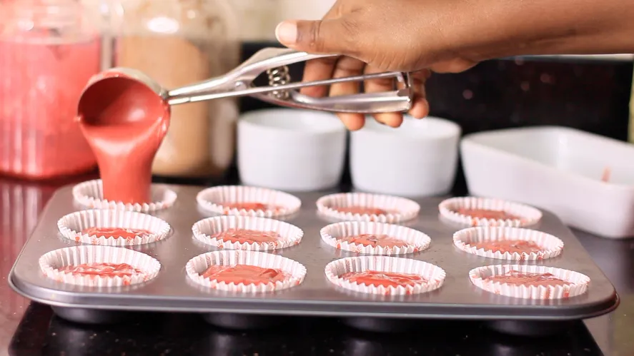 Red velvet cupcakes by Dolapo Grey