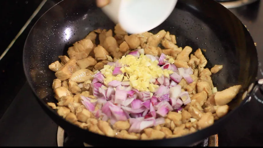 The best chicken fried rice by Dolapo Grey