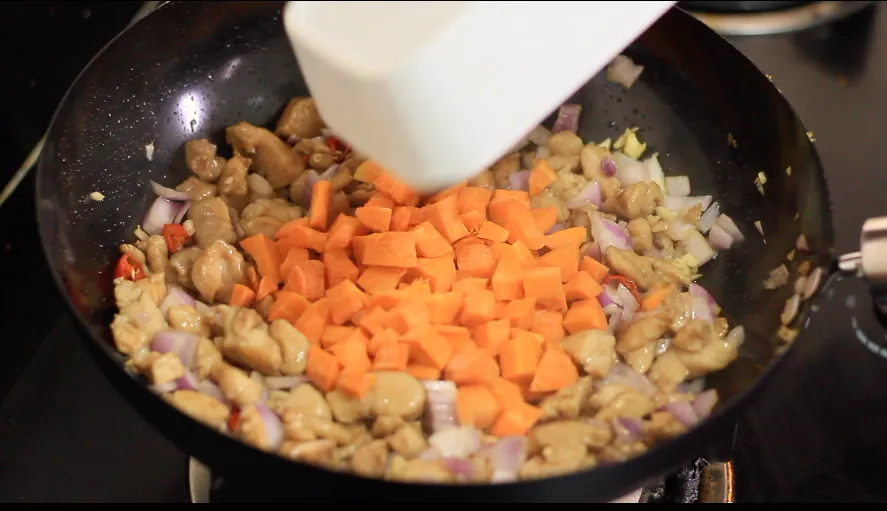 The best chicken fried rice by Dolapo Grey
