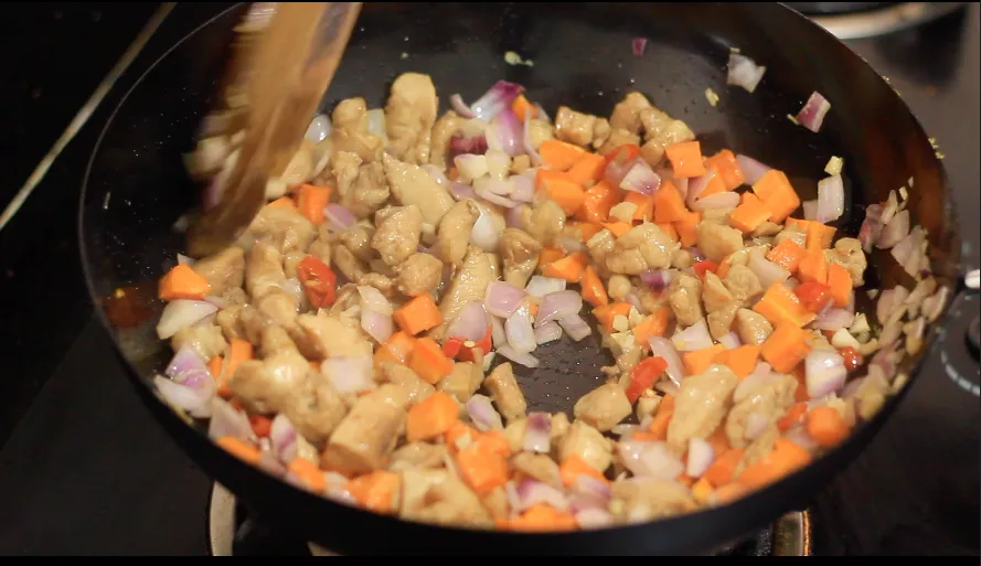 The best chicken fried rice by Dolapo Grey
