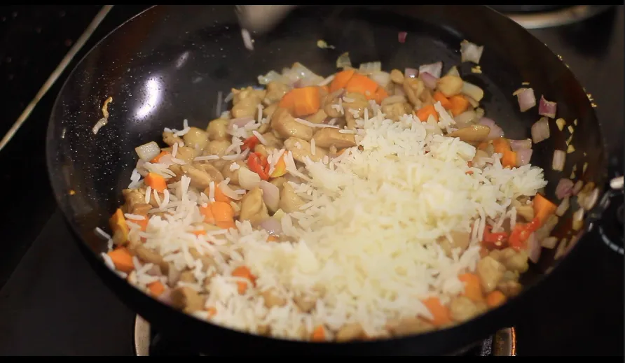 The best chicken fried rice by Dolapo Grey