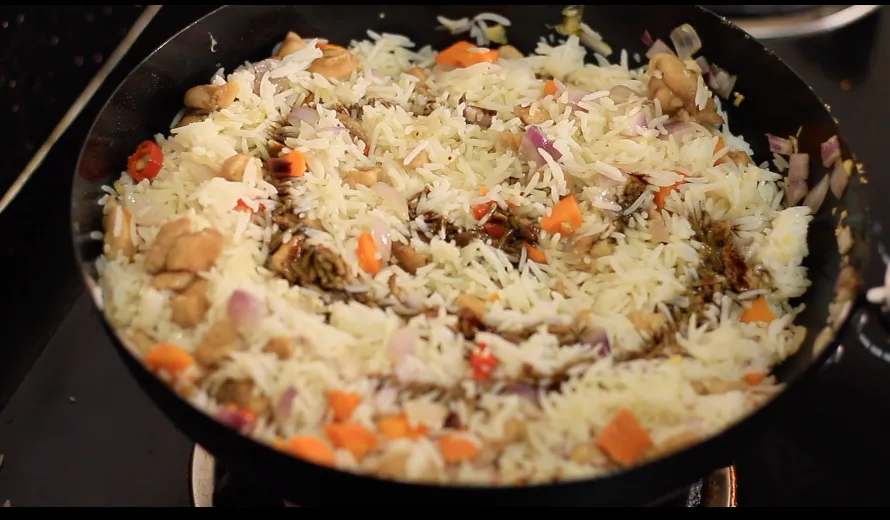 The best chicken fried rice by Dolapo Grey