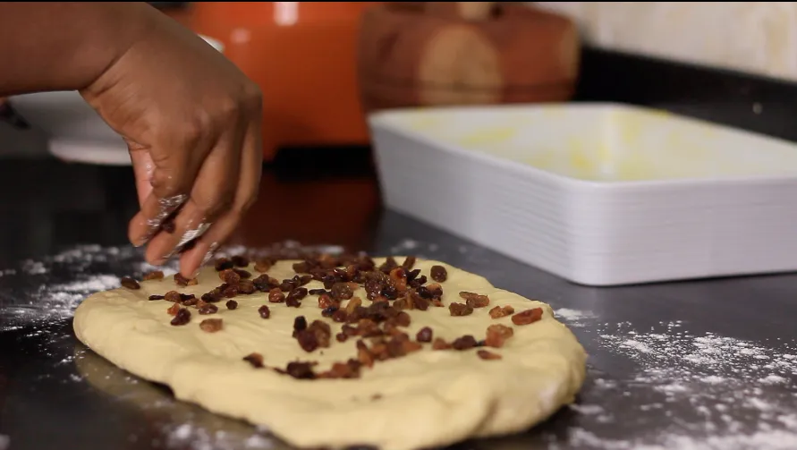 Buttery raisins bread rolls by Dolapo Grey
