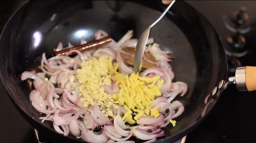 Spicy yellow rice by Dolapo Grey