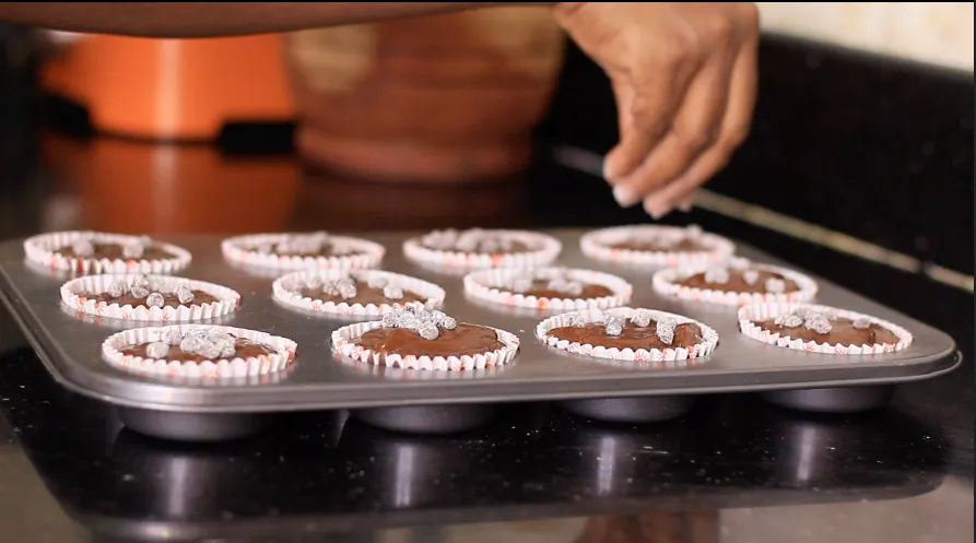 Chocolate chip muffins by Dolapo Grey