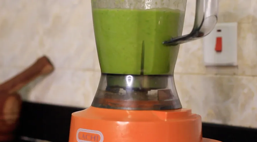 Celery cucumber juice by Dolapo Grey