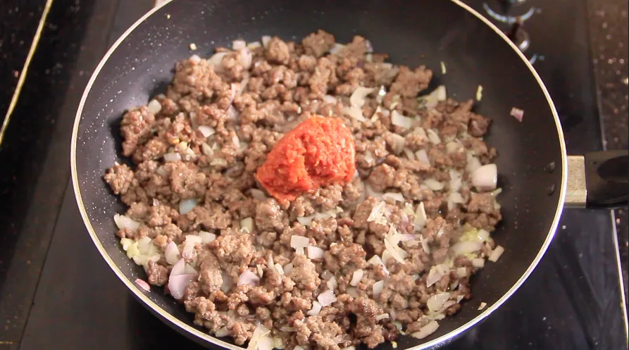 Spiced Meat Buns Recipe by Dolapo Grey