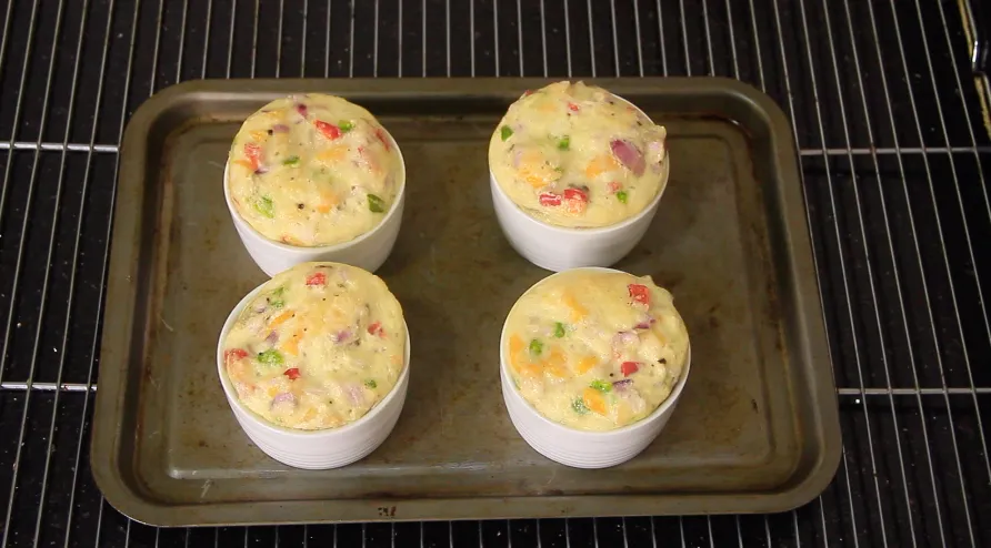Egg muffins by Dolapo Grey