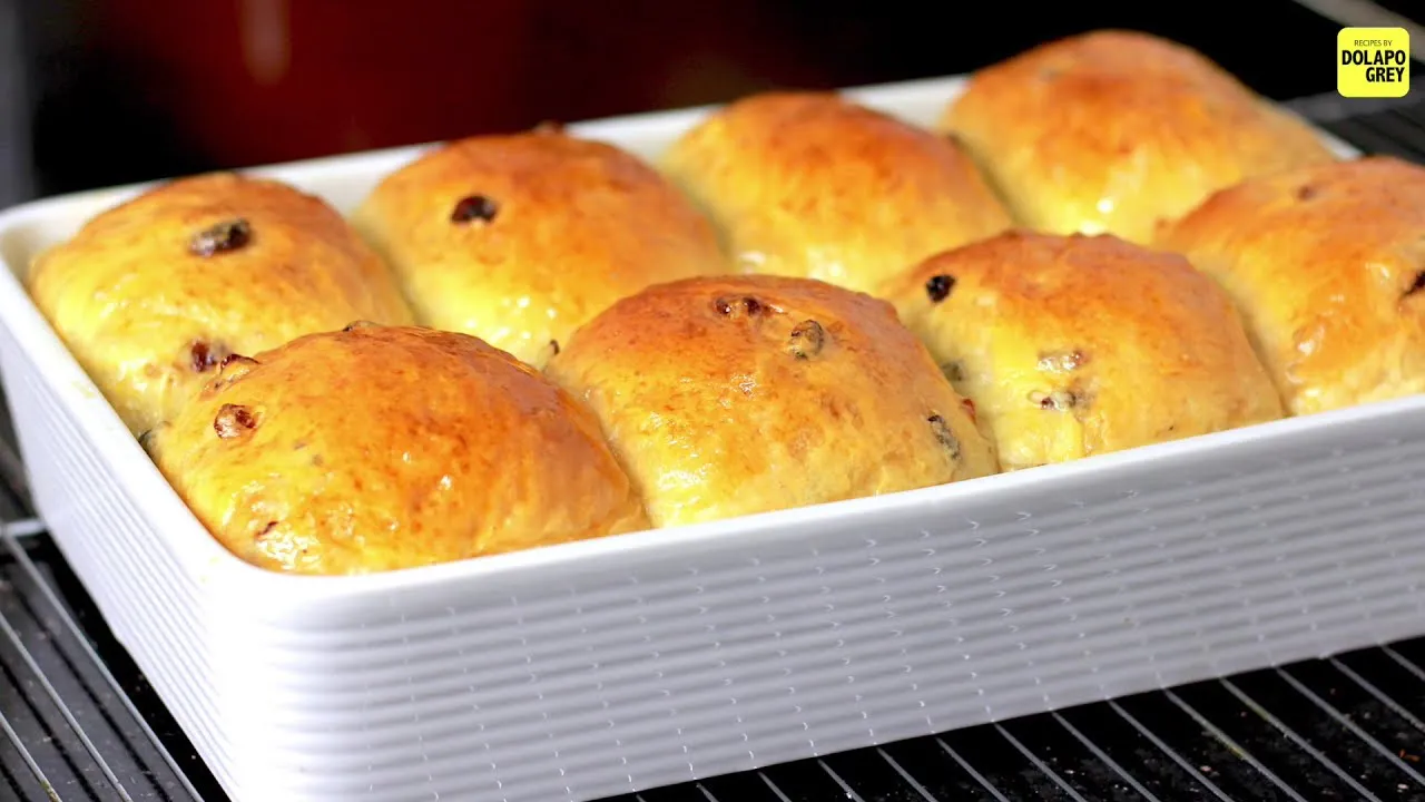 Buttery Raisins Bread Rolls