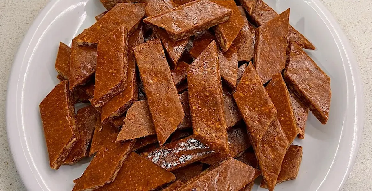Sisi Pelebe - Peanut Brittle